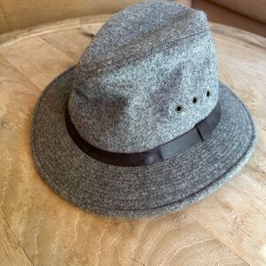 Filson Grey Wool Hat Leather Band size Small Like New